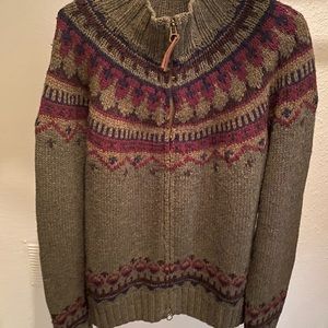 Pre owned ( one time wore) very nice winter sweater.